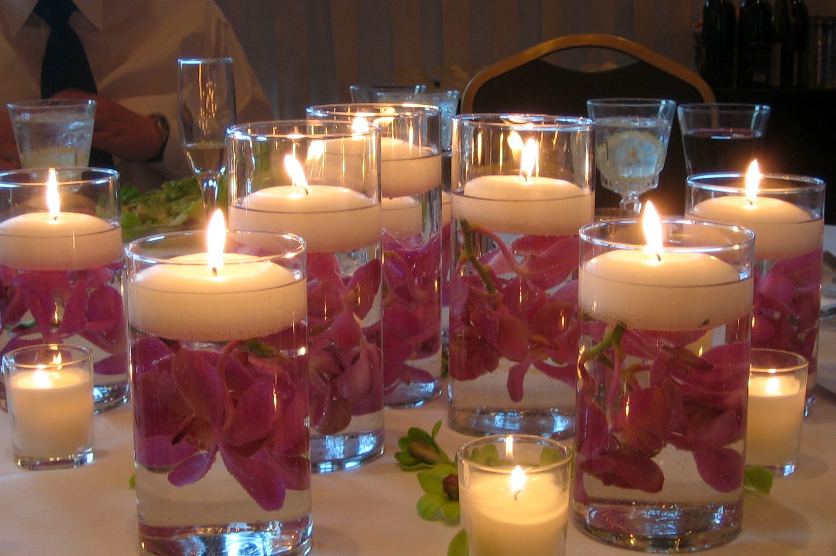 candle table arrangements for weddings